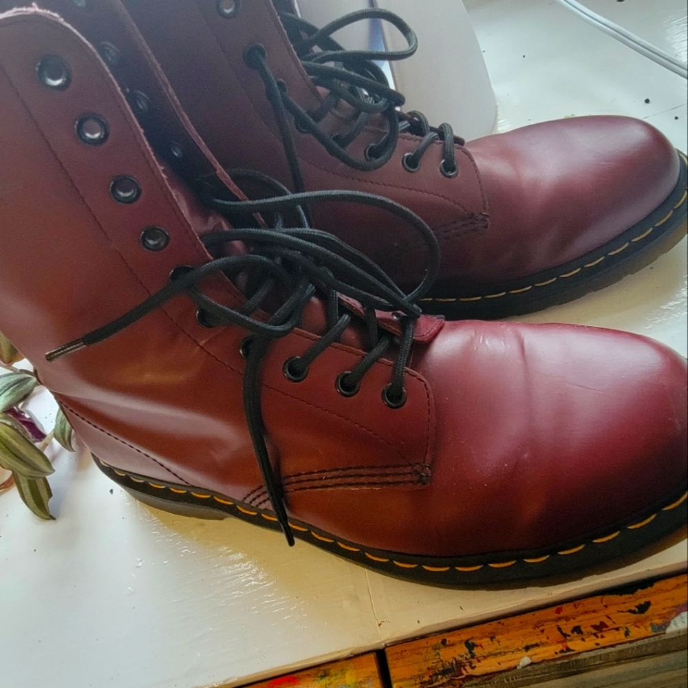 Red dr martens